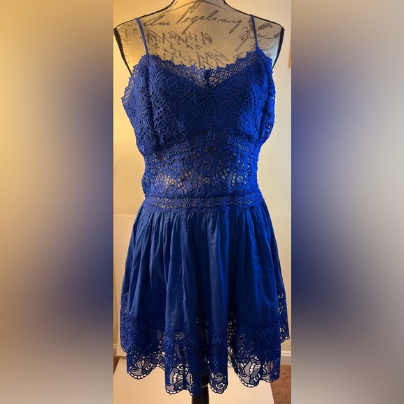 Women’s cute royal blue mini sundress lace bodice lined skirt size 14 - Picture 2 of 11